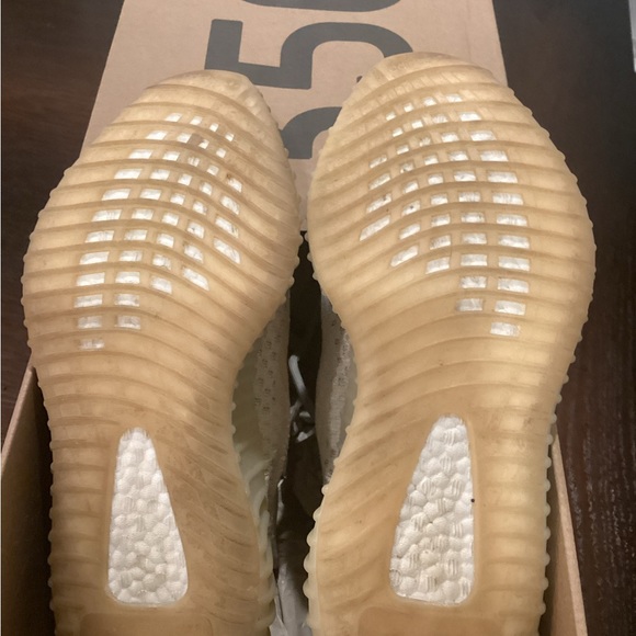 Adidas YEEZY BOOST 350 V2 Light - Picture 9 of 12